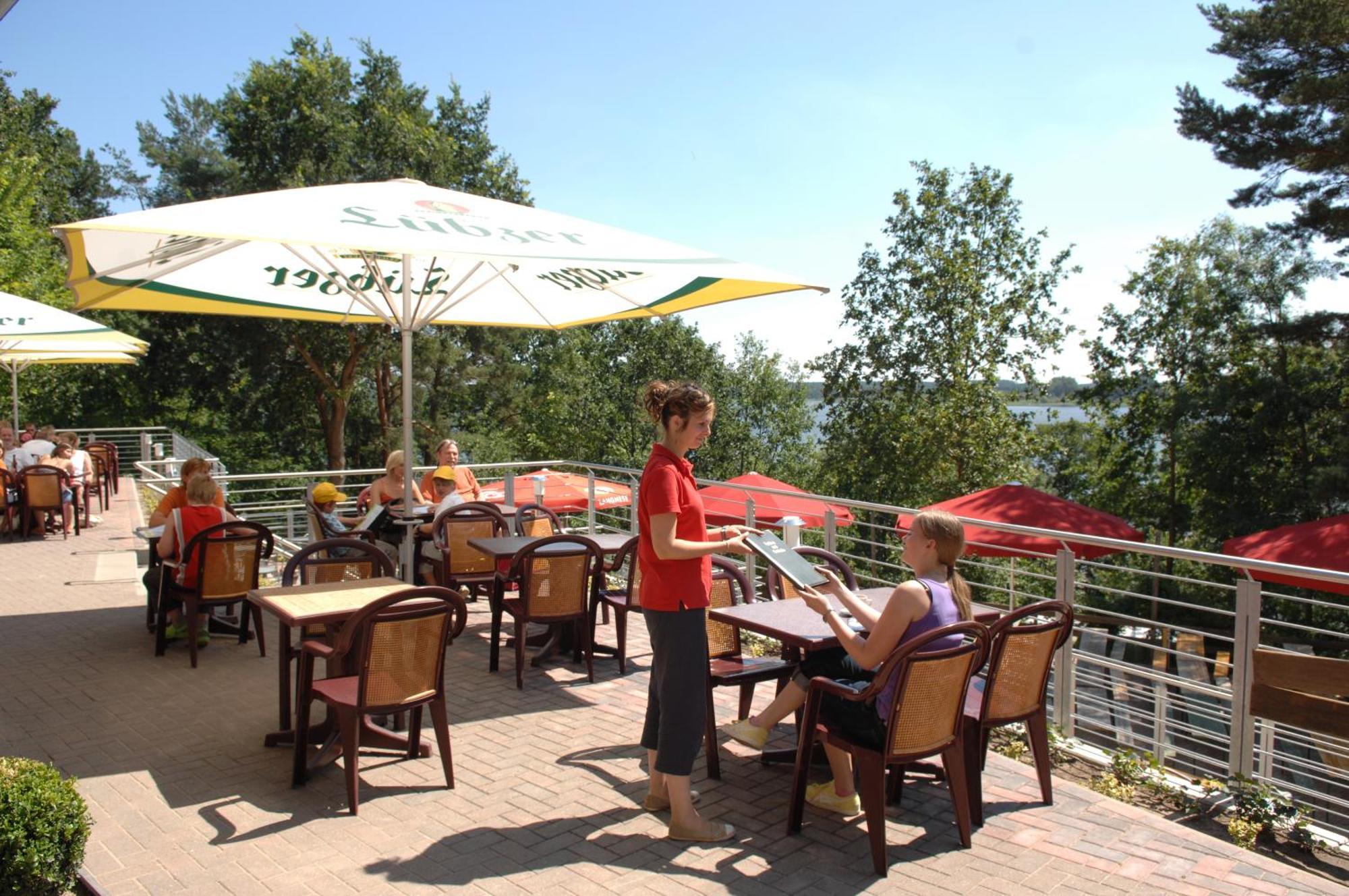 Camping-Und Ferienpark Havelberge Gross Quassow Ruang foto