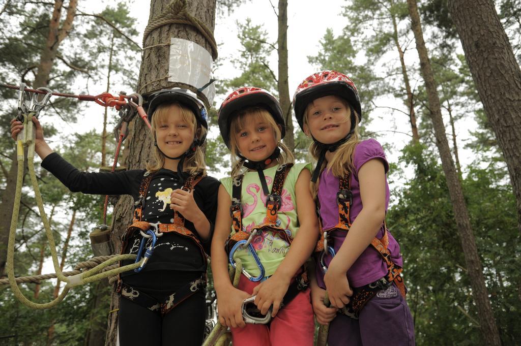 Camping-Und Ferienpark Havelberge Gross Quassow Bagian luar foto