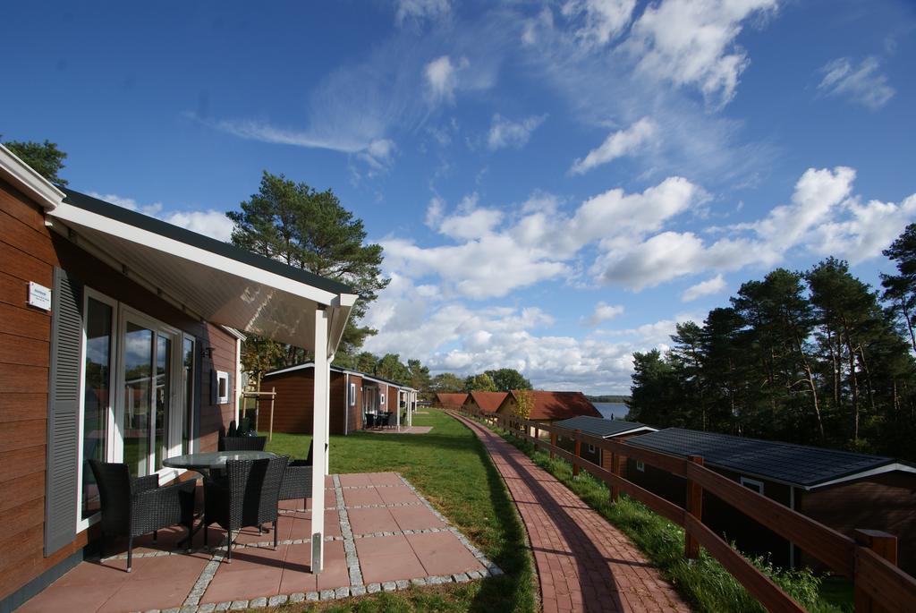 Camping-Und Ferienpark Havelberge Gross Quassow Bagian luar foto